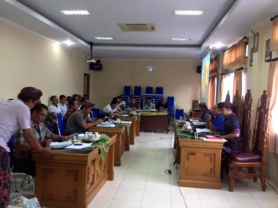 bagian hukum dan ham setda. kab badung melakukan penyuluhan hukum / sosialisasi peraturan daerah kab. badung terakhir di kantor lurah seminyak