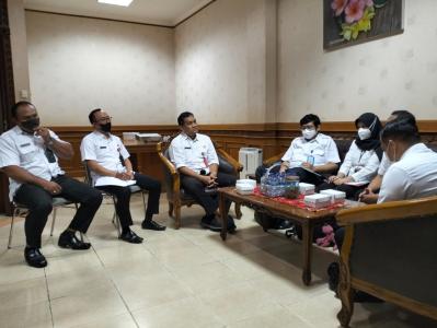 KUNJUNGAN DARI PUSAT PENELITIAN DAN PENGEMBANGAN HUKUM, BADAN PENELITIAN DAN PENGEMBANGAN HUKUM DAN HAM PADA TAHUN ANGGARAN 2022 KE BAGIAN HUKUM SETDA. KABUPATEN BADUNG UNTUK MELAKSANAKAN KAJIAN TERKAIT EVALUASI DAMPAK PENETAPAN DESA/KELURAHAN SADAR HUKUM